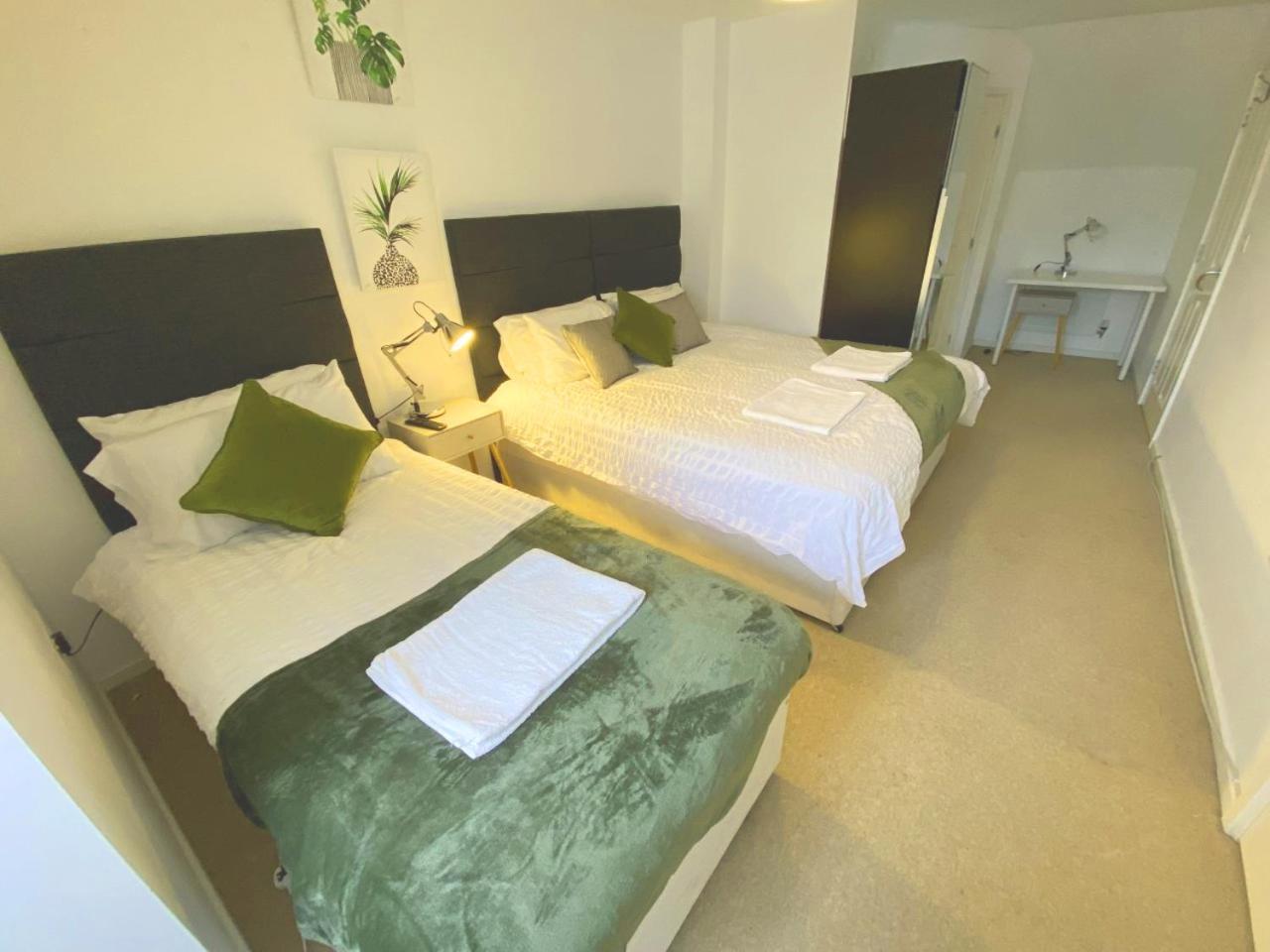 Walsall Group Accommodation Buitenkant foto