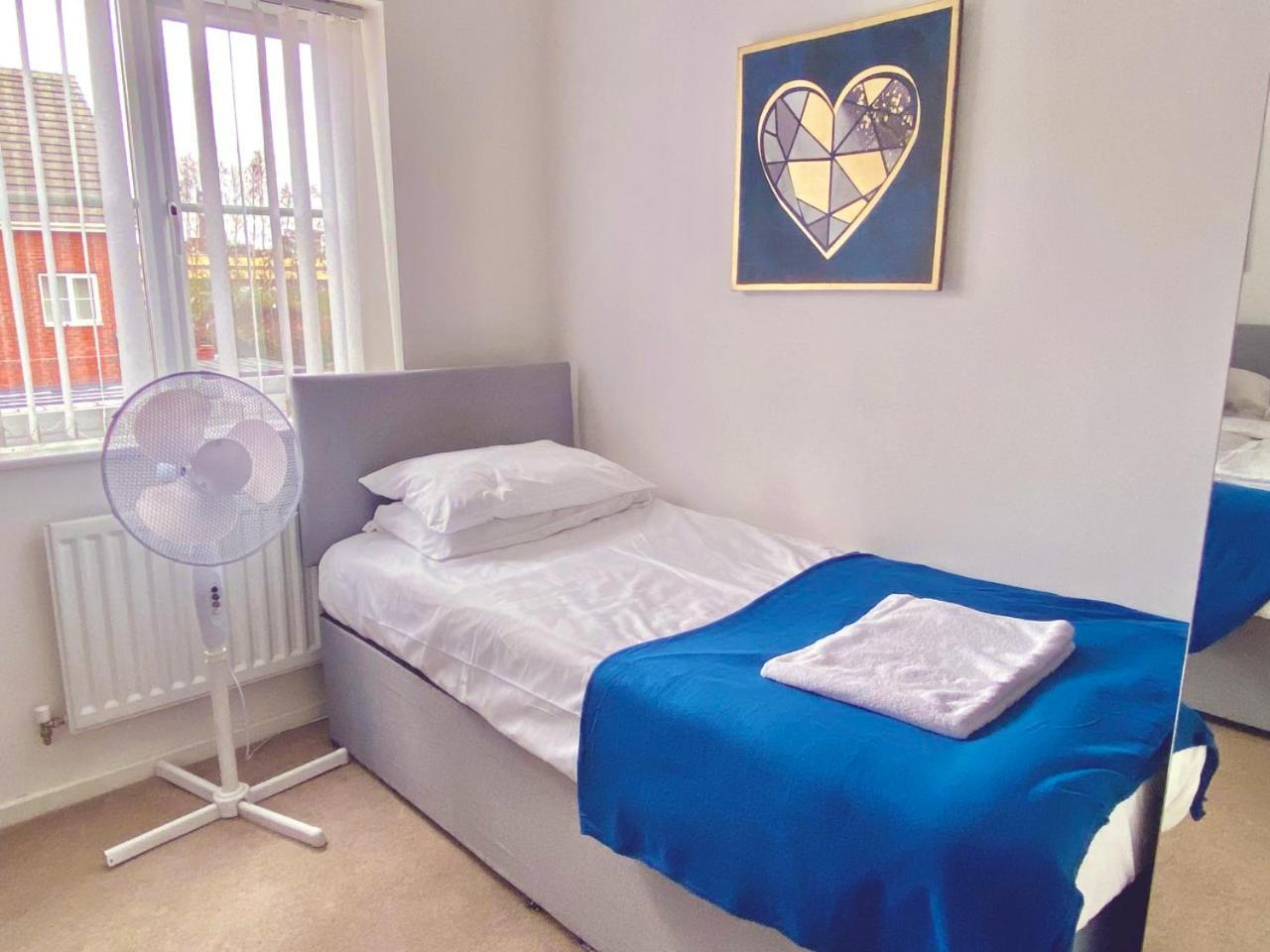 Walsall Group Accommodation Buitenkant foto