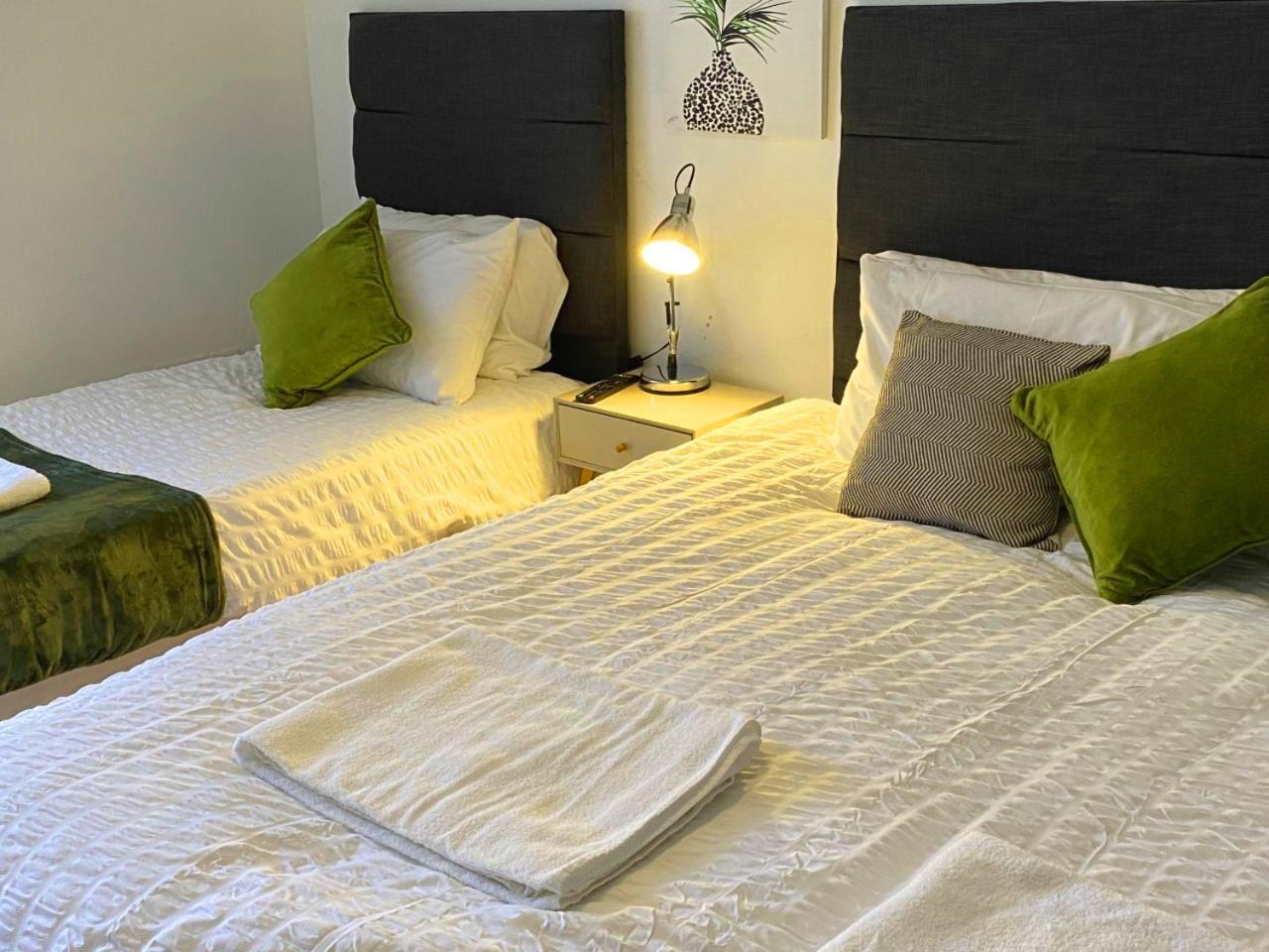 Walsall Group Accommodation Buitenkant foto