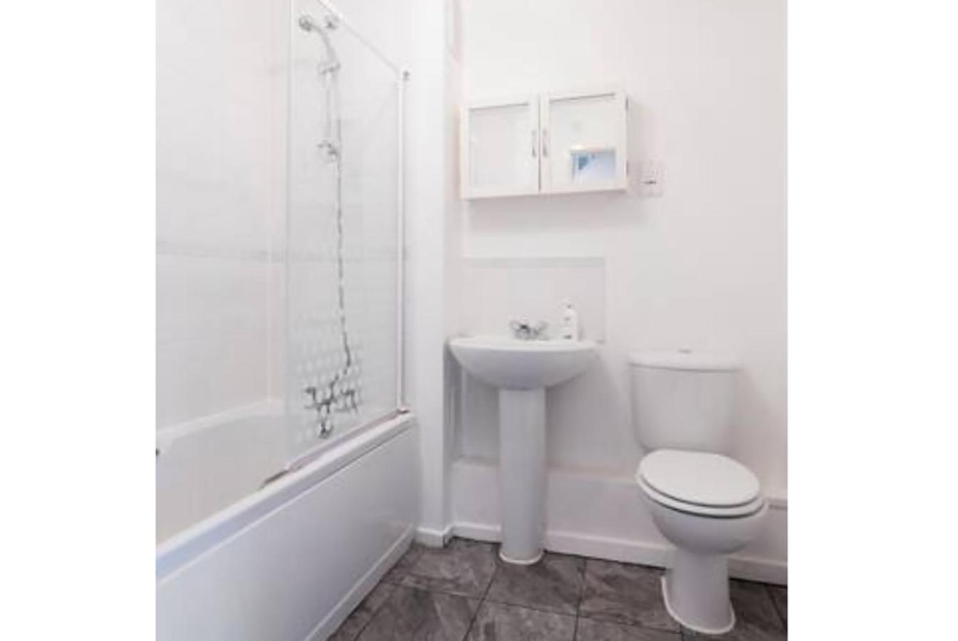 Walsall Group Accommodation Buitenkant foto